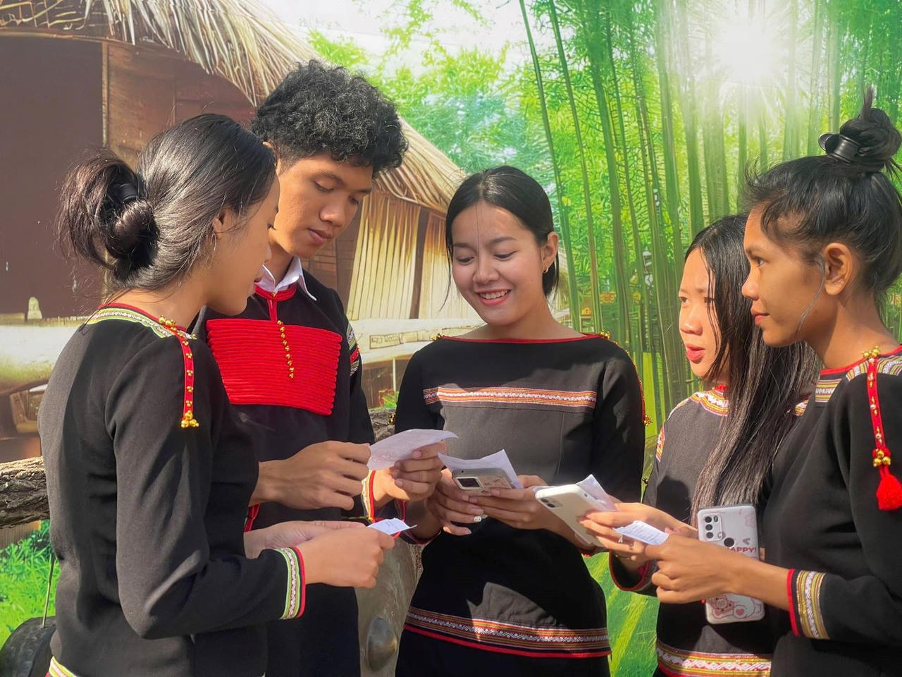 Rực rỡ ngày hội non sông ở Đắk Lắk