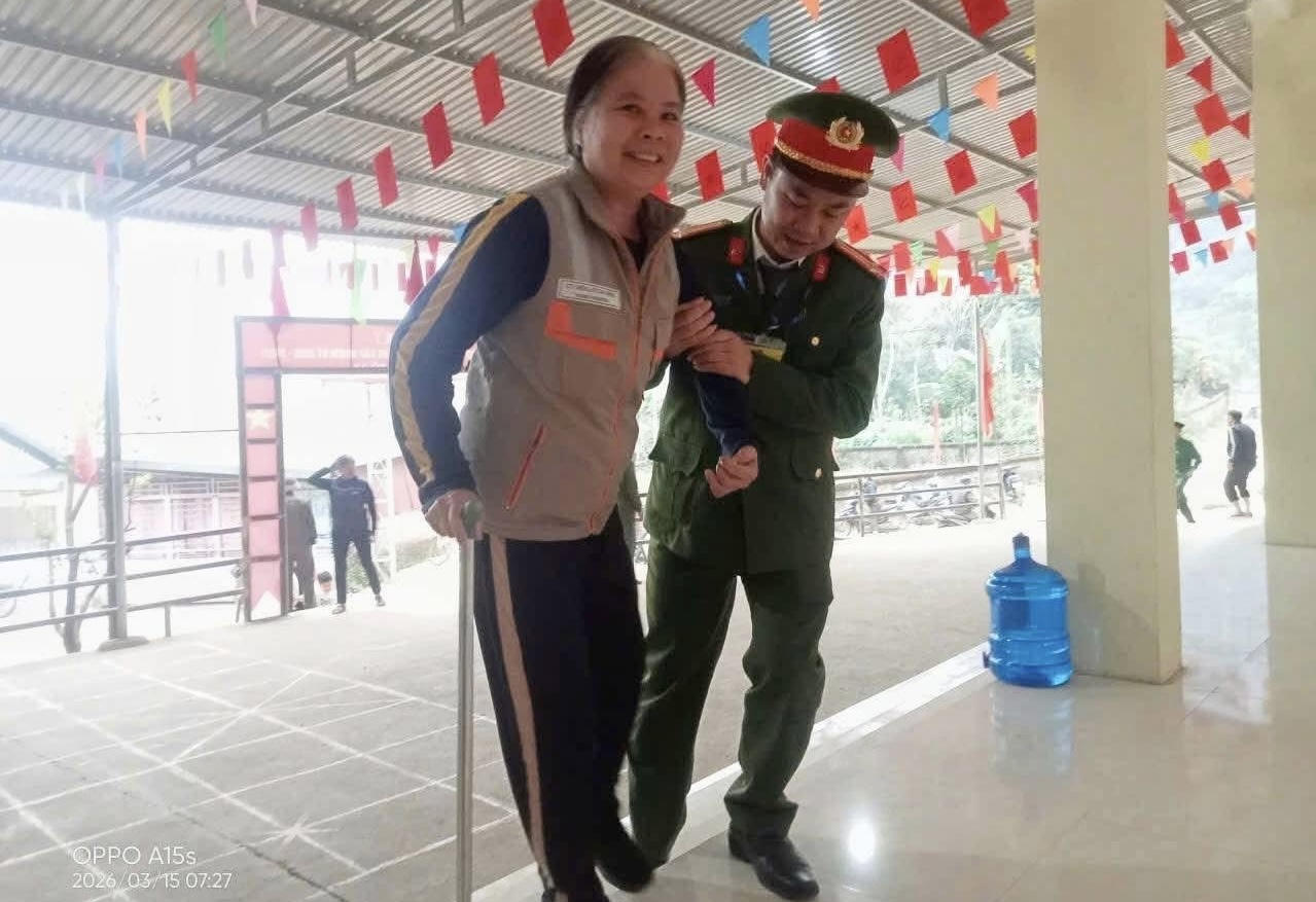 Lá phiếu của những cử tri "đặc biệt" tại Cao Bằng