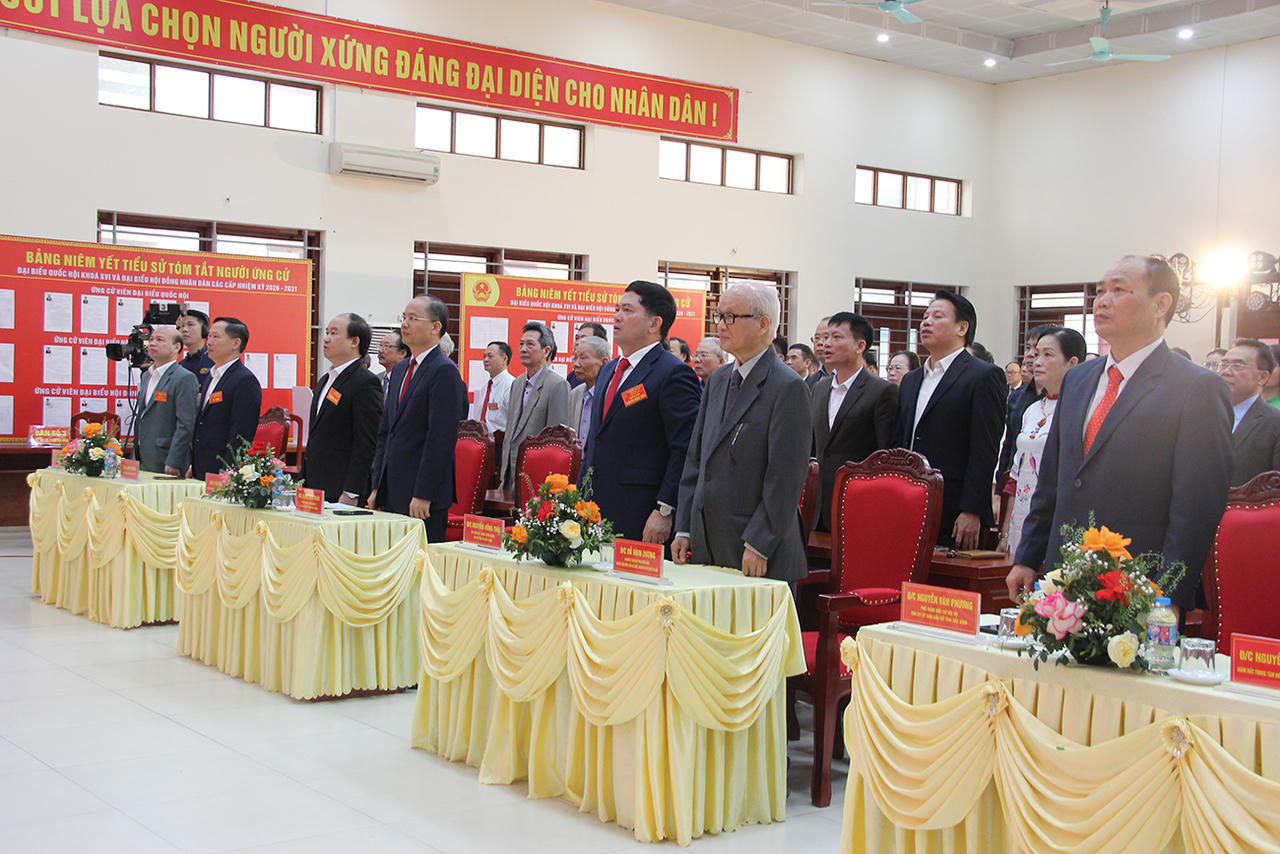  Lãnh đạo tỉnh Bắc Ninh dự khai mạc và bỏ phiếu bầu cử