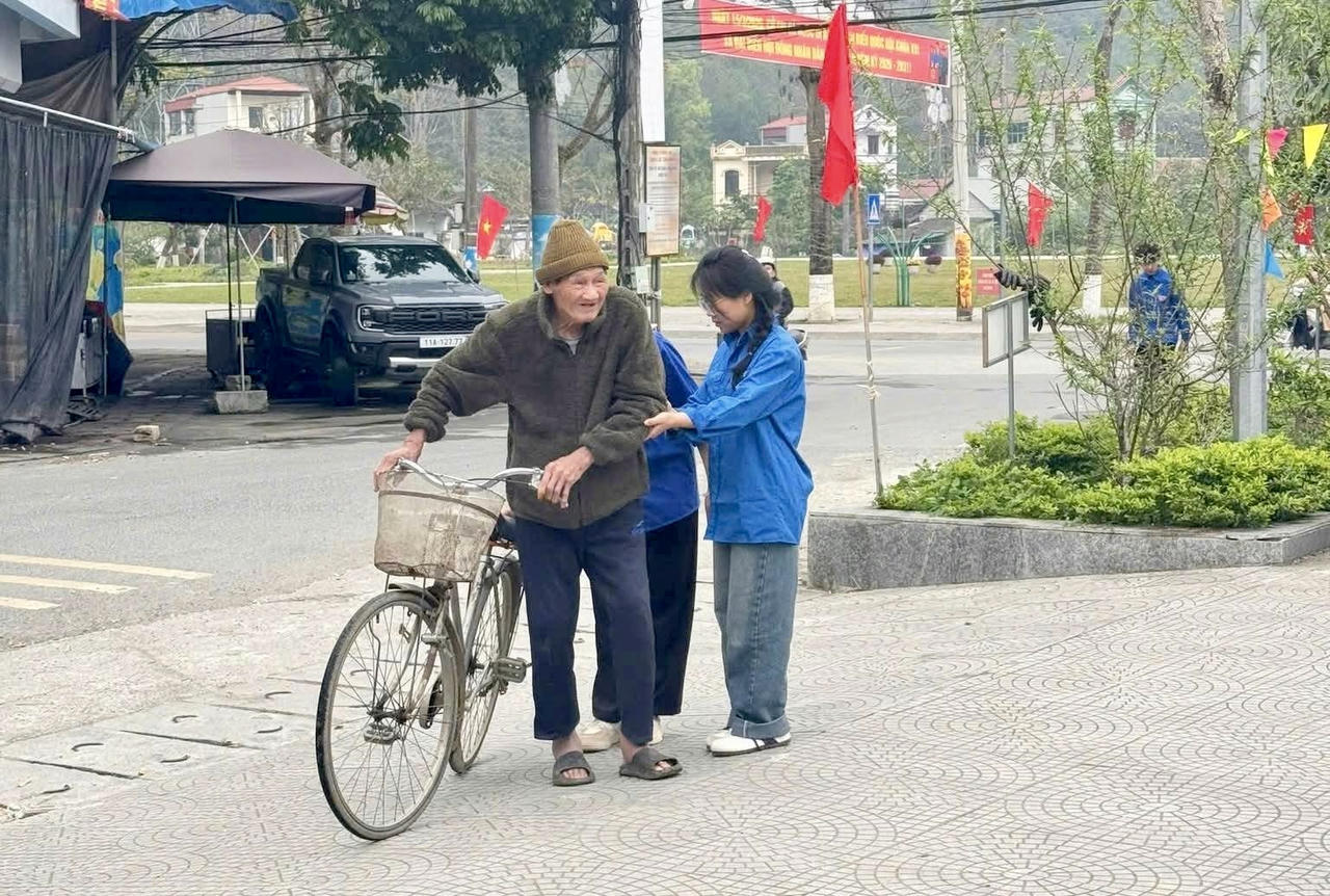 Lá phiếu của những cử tri "đặc biệt" tại Cao Bằng