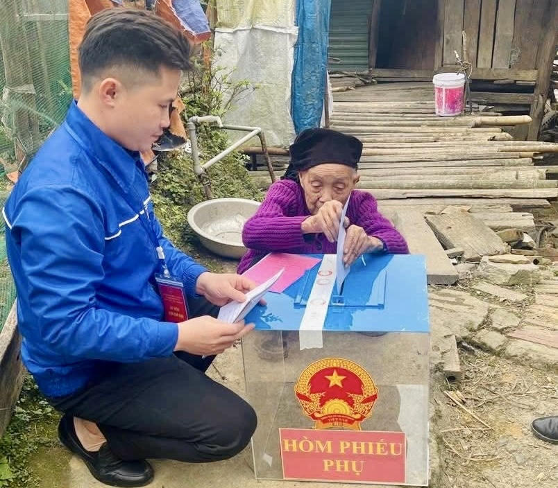 Lá phiếu của những cử tri "đặc biệt" tại Cao Bằng