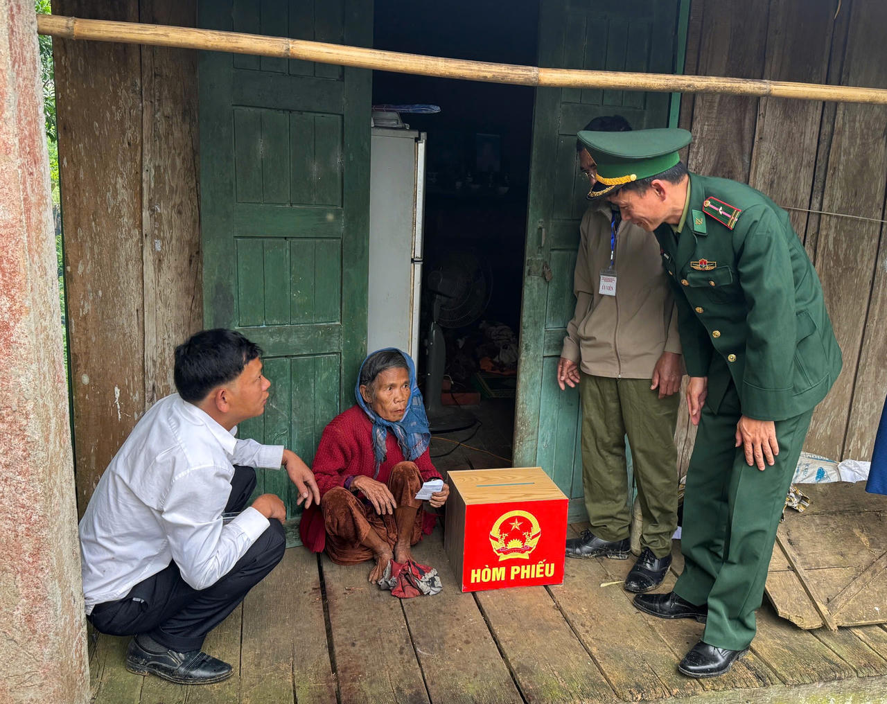 Gần 1,2 triệu cử tri Quảng Trị nô nức đi bầu cử đại biểu Quốc hội và HĐND các cấp