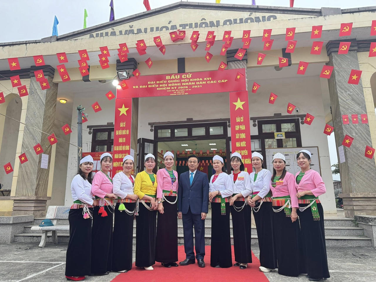 Rộn ràng ngày hội bầu cử tại hai xã Yên Bài và Mỹ Đức, TP Hà Nội