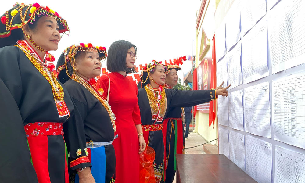 Không khí ngày bầu cử trên địa bàn tỉnh diễn ra sôi nổi, dân chủ.