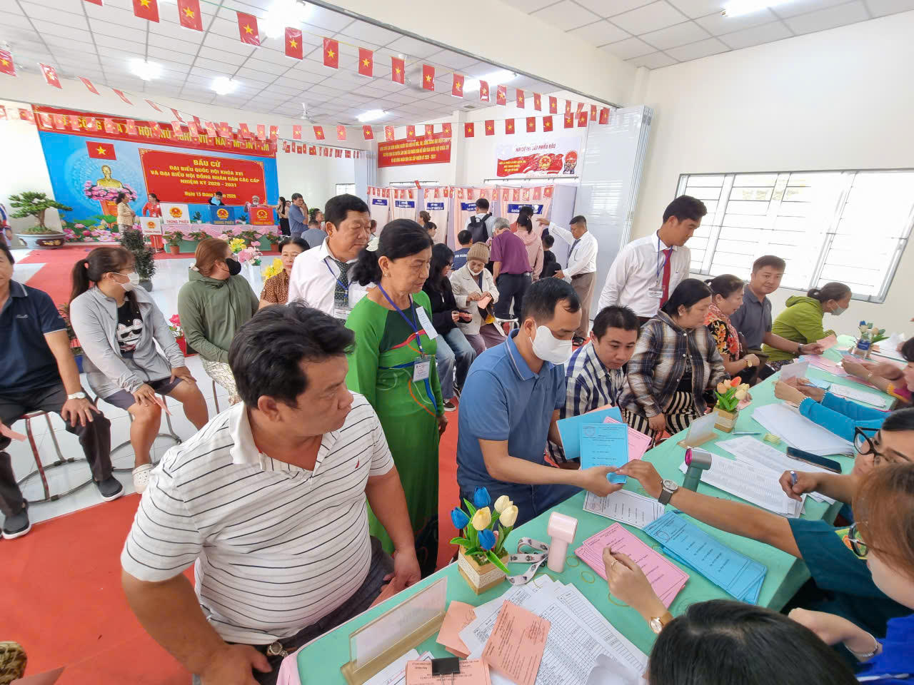 TP Hồ Chí Minh: Đến 9 giờ sáng, tiến độ cử tri đi bầu đã đạt gần 14%