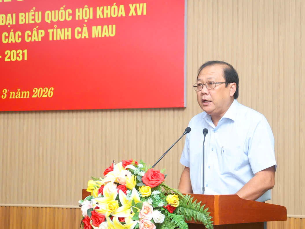 Ông Nguyễn Văn Đen – Phó Giám đốc Sở Văn hóa, Thể thao và Du lịch tỉnh Cà Mau, báo cáo thông tin tại họp báo.