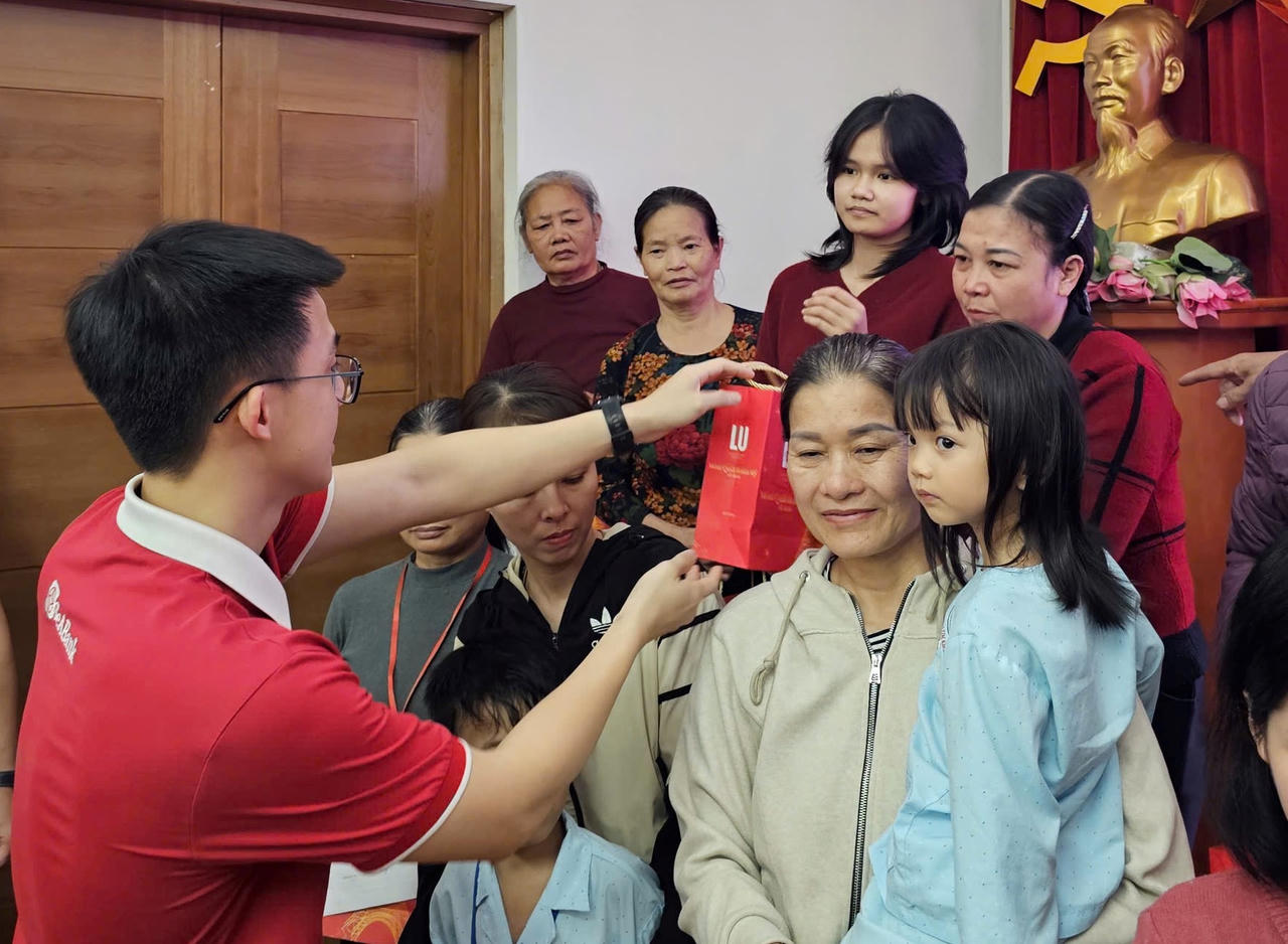 Hành trình “Mang lại niềm vui cho cuộc sống của mọi người” của SeABank tiếp tục ghi thêm dấu ấn mới với chương trình Xuân Yêu Thương 2026. (Ảnh: Lê Hanh)