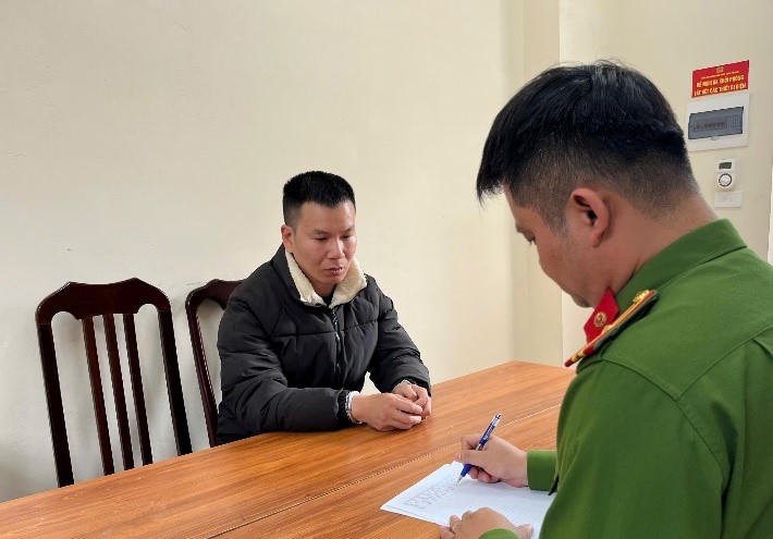 Đối tượng truy nã đặc biệt lang thang gần Hồ Ba Mẫu (Hà Nội) lúc rạng sáng