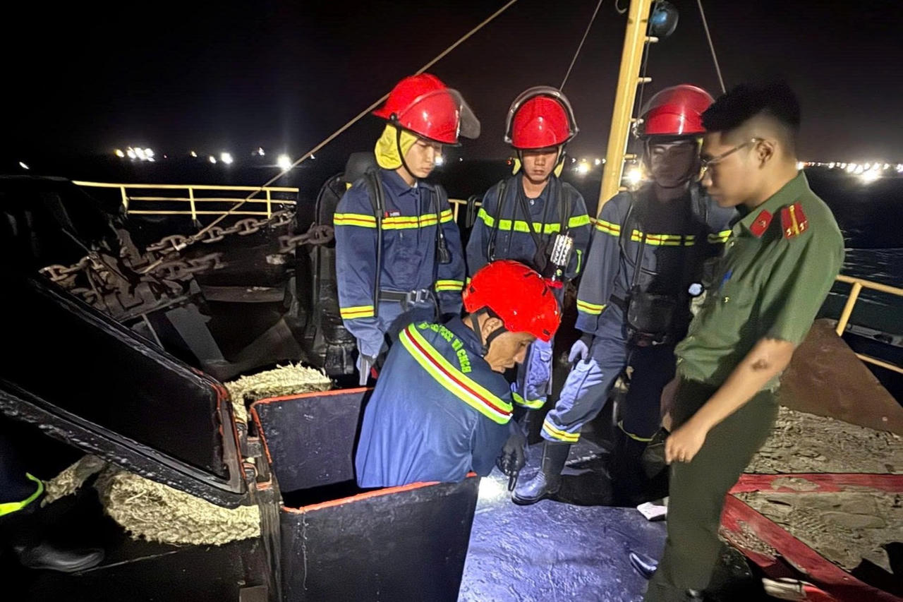 3 người chết, 2 người bị thương trong hầm tàu ở Khánh Hòa