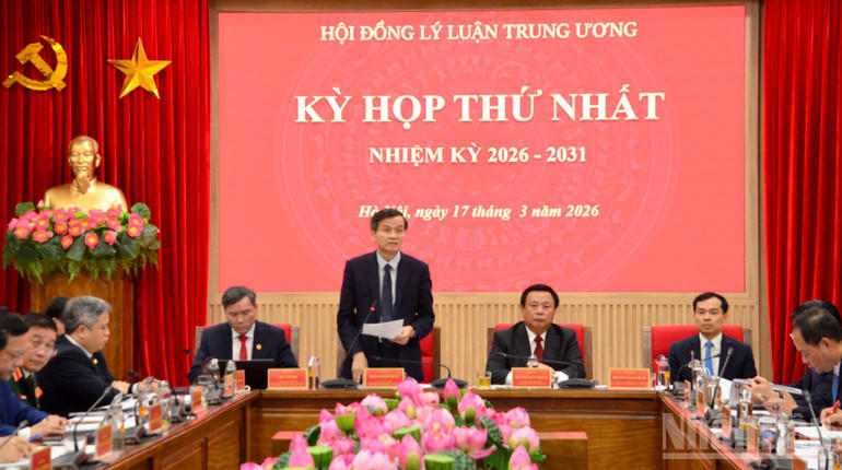 Công tác lý luận phải đi trước, dẫn dắt phát triển đất nước 