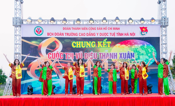Chung kết cuộc thi “Vũ điệu thanh xuân” Trường Cao đẳng Y Dược Tuệ Tĩnh Hà Nội chào mừng 26/3.