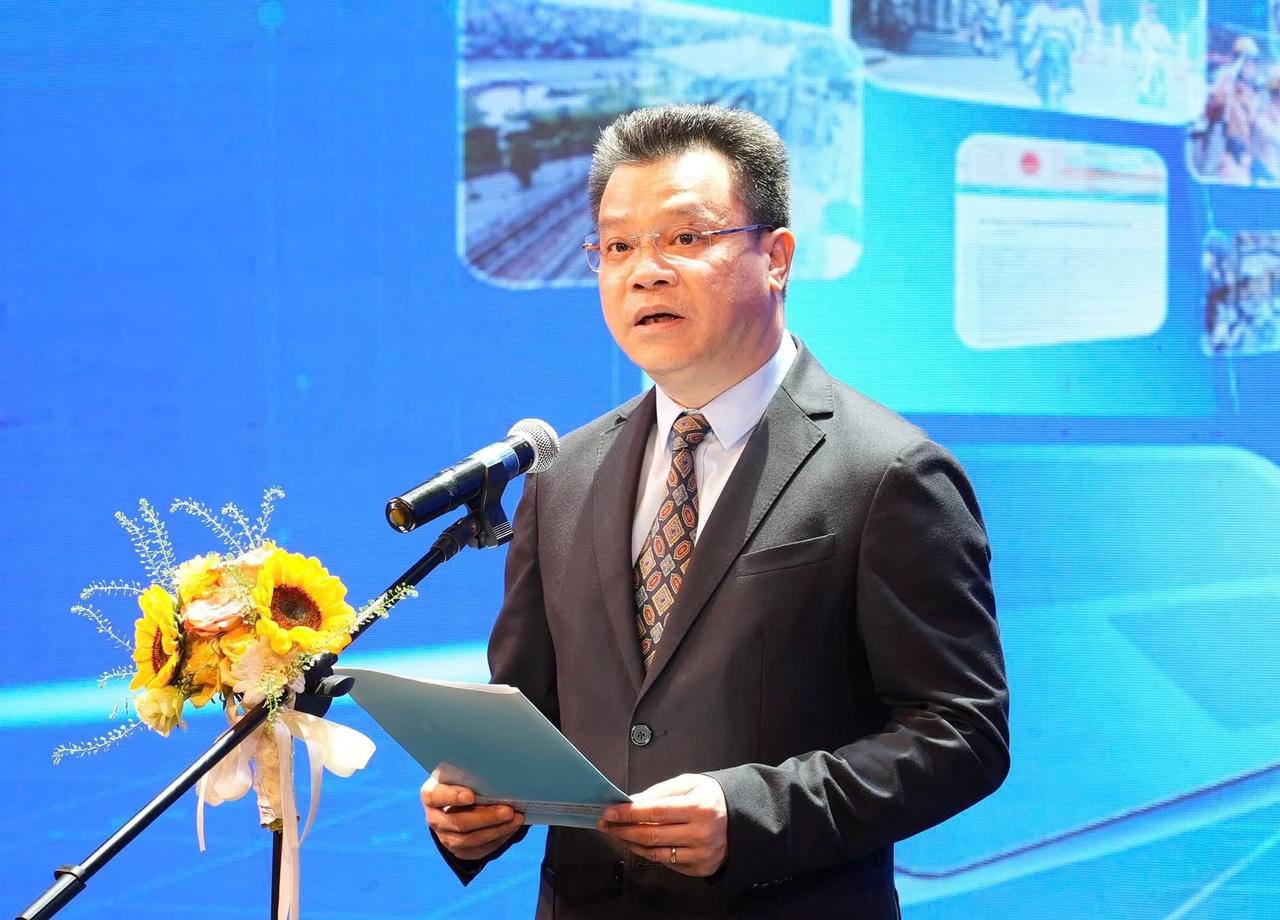 Ông Lê Kim Thành - Phó Chủ tịch chuyên trách Ủy ban An toàng giao thông quốc gia phát biểu tại buổi lễ