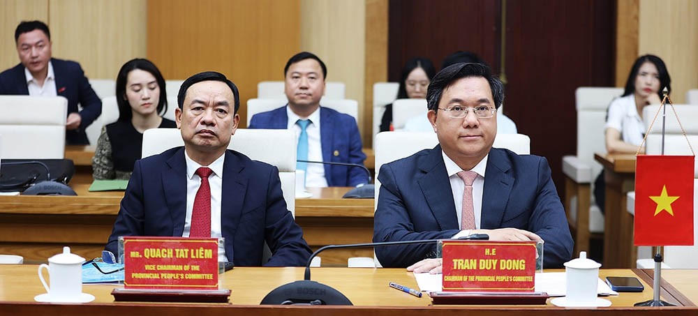 Chủ tịch UBND tỉnh Phú Thọ Trần Duy Đông (bên phải) tại buổi làm việc với&nbsp;Đại sứ Vương quốc Thái Lan tại Việt Nam. Ảnh: Cổng TTĐT tỉnh Phú Thọ