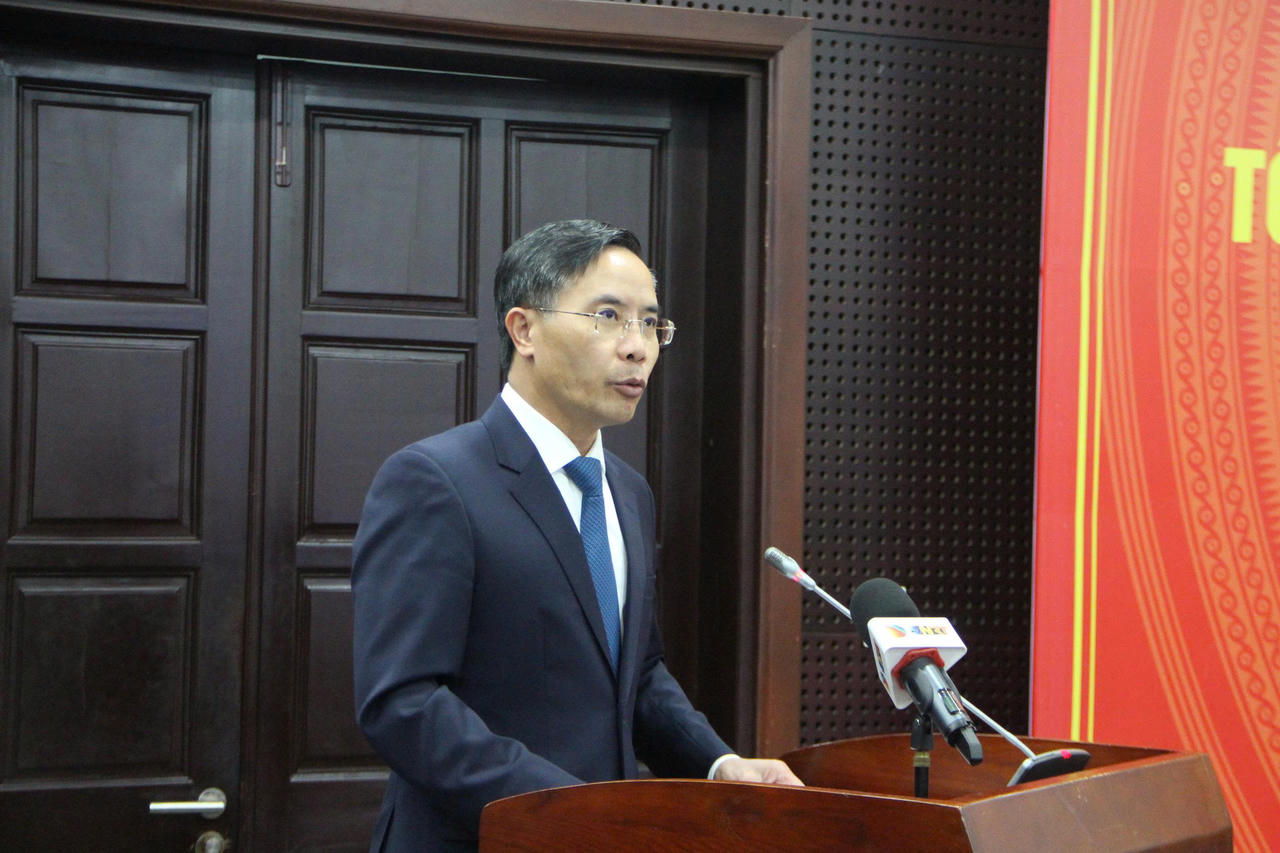 Chủ tịch UBND TP Đà Nẵng Phạm Đức Ấn phát biểu tại hội nghị.&nbsp;