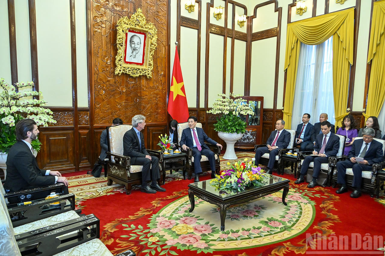 Chủ tịch nước Lương Cường tiếp Đại sứ các nước trình Quốc thư