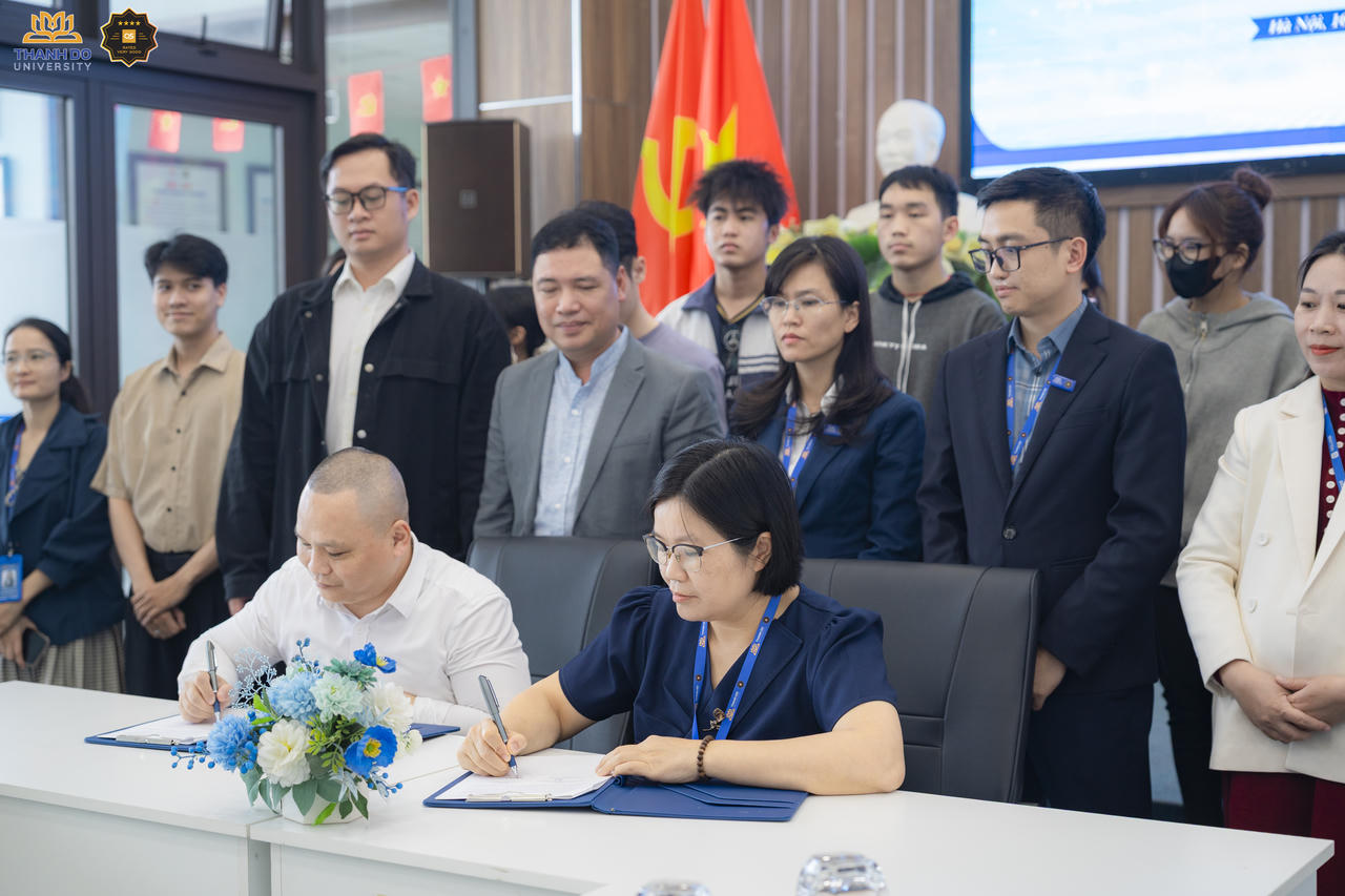 Lễ ký kết diễn ra trong không khí trang trọng, nồng ấm.