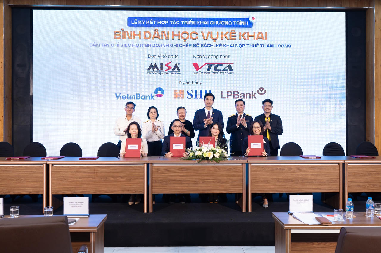 SHB và MISA ký kết hợp tác triển khai chương trình “Bình dân học vụ kê khai”.