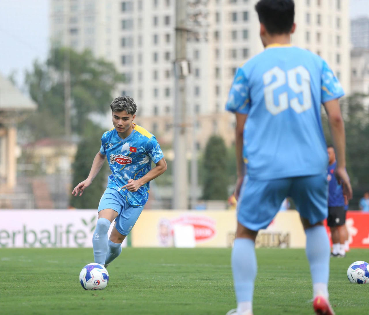 Cầu thủ Việt kiều Moric tập trung cùng đội U23 Việt Nam