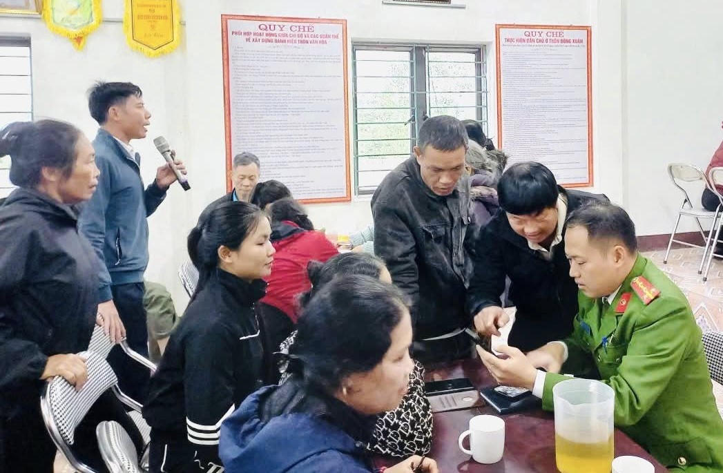 Cú hích đưa chính quyền số đến gần dân ở xã miền núi Kỳ Văn