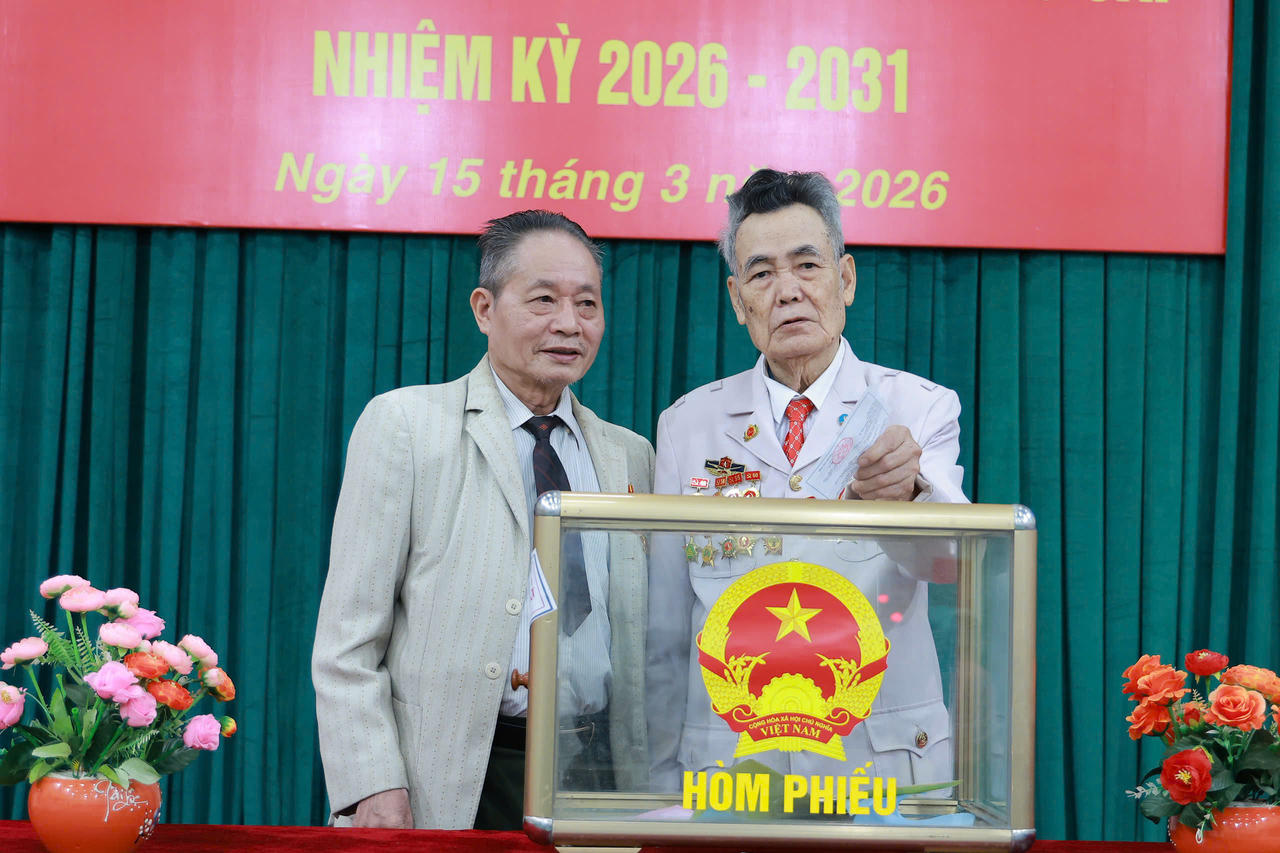 Một điểm đáng chú ý trong công tác vận động tại Lào Cai là phát huy vai trò của người có uy tín trong cộng đồng.