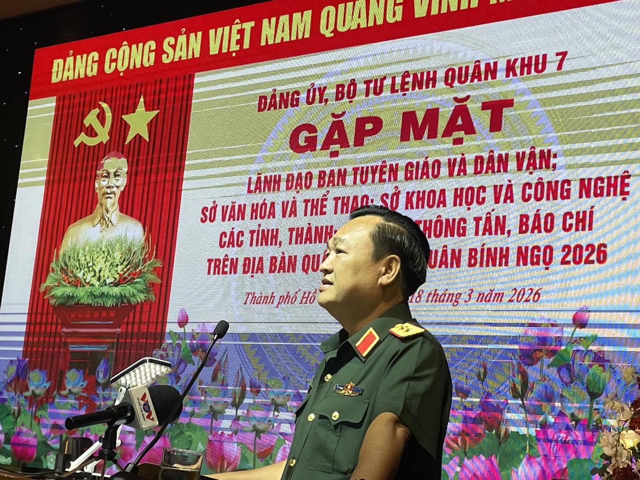 Trung tướng Trần Vinh Ngọc phát biểu tại buổi gặp mặt. Ảnh: Võ Anh Tuấn