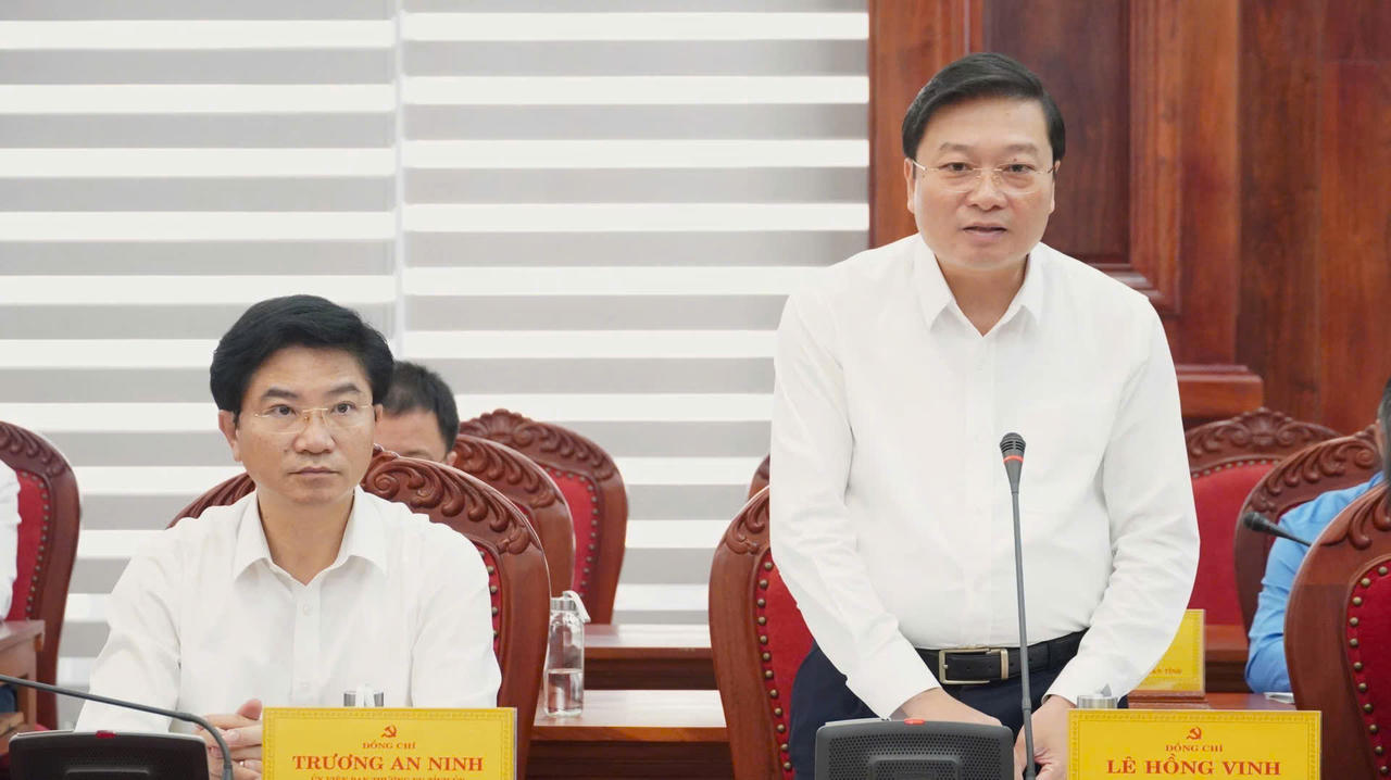 Đại biểu dự hội nghị phát biểu.