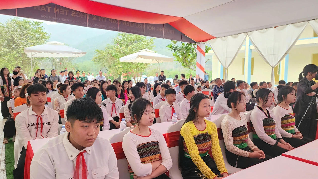 Thanh Hóa khởi công đồng loạt 10 trường nội trú liên cấp vùng biên