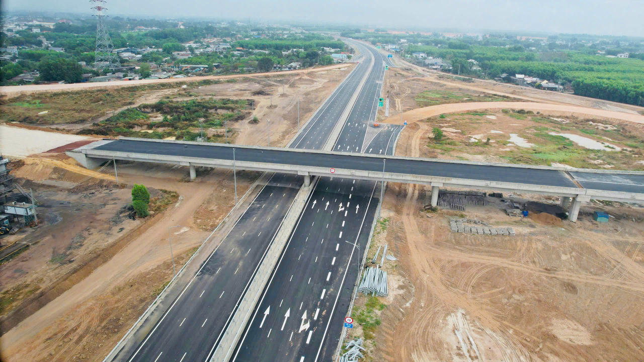 Toàn cảnh nút giao kết nối cao tốc Biên Hòa - Vũng Tàu với cao tốc TP.HCM - Long Thành - Dầu Giây.
