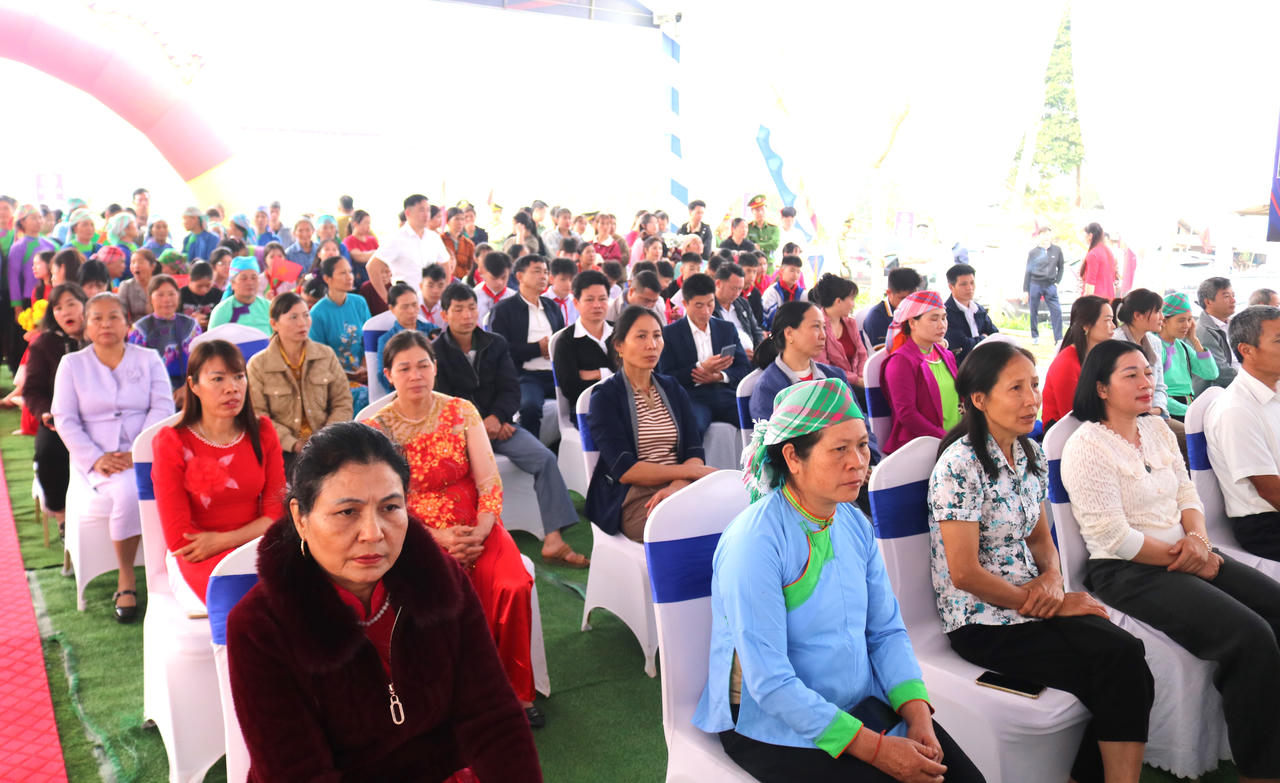 Phó Thủ tướng Lê Thành Long dự khởi công Trường phổ thông nội trú liên cấp Tiểu học và Trung học cơ sở Bản Lầu