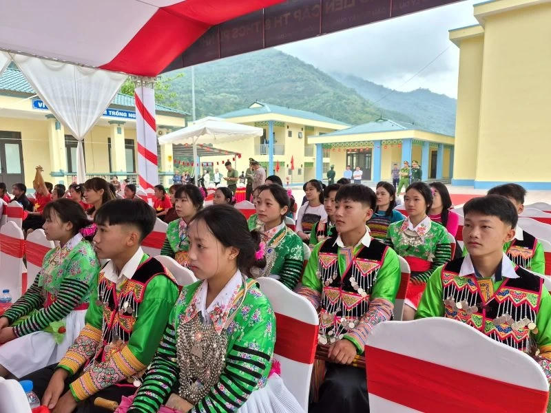 Thanh Hóa khởi công đồng loạt 10 trường nội trú liên cấp vùng biên