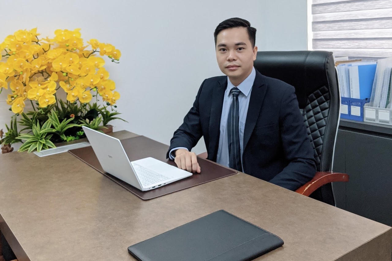 Vợ chồng ly hôn, phân chia tài sản có đóng thuế thu nhập cá nhân và lệ phí trước bạ không?