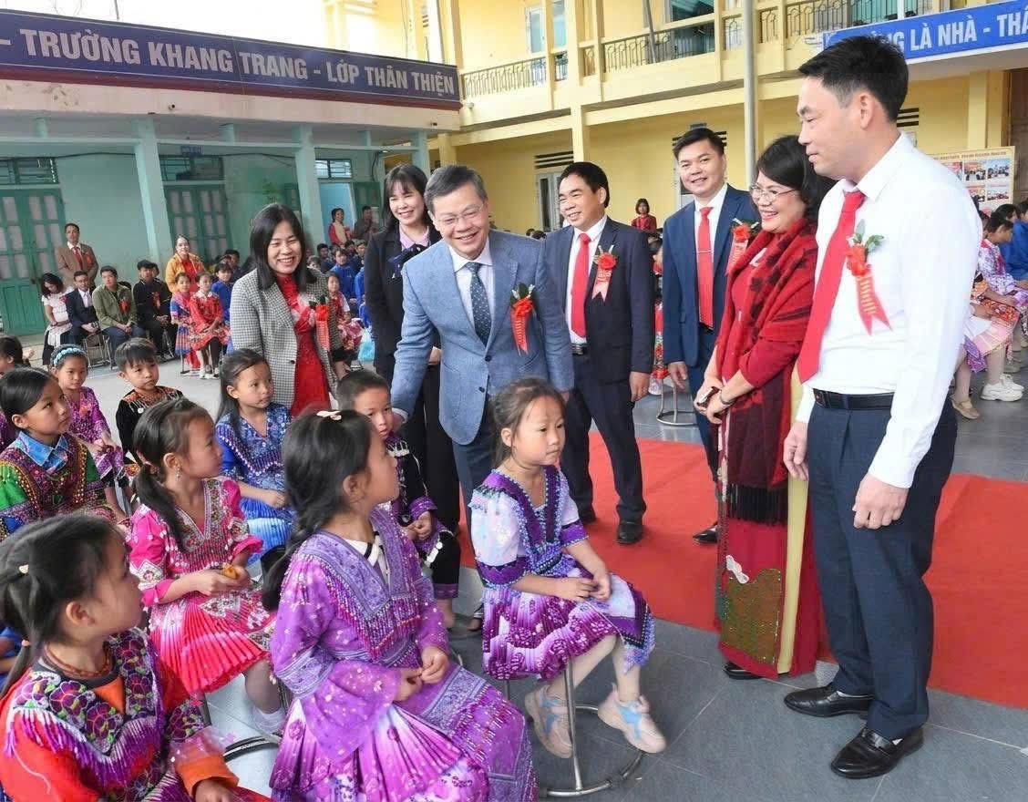 Ông Nguyễn Văn Sơn, Chủ tịch HĐND tỉnh Tuyên Quang dự lễ khởi công xây dựng Trường Phổ thông nội trú liên cấp TH và THCS Lao Chải. (Ảnh: PV)