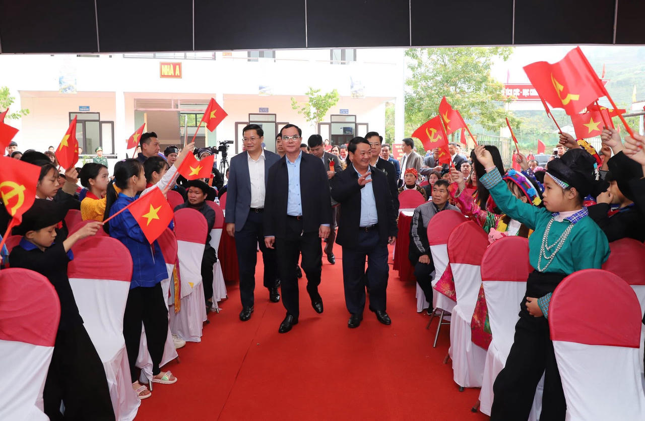 Tuyên Quang khởi công đồng loạt các trường nội trú