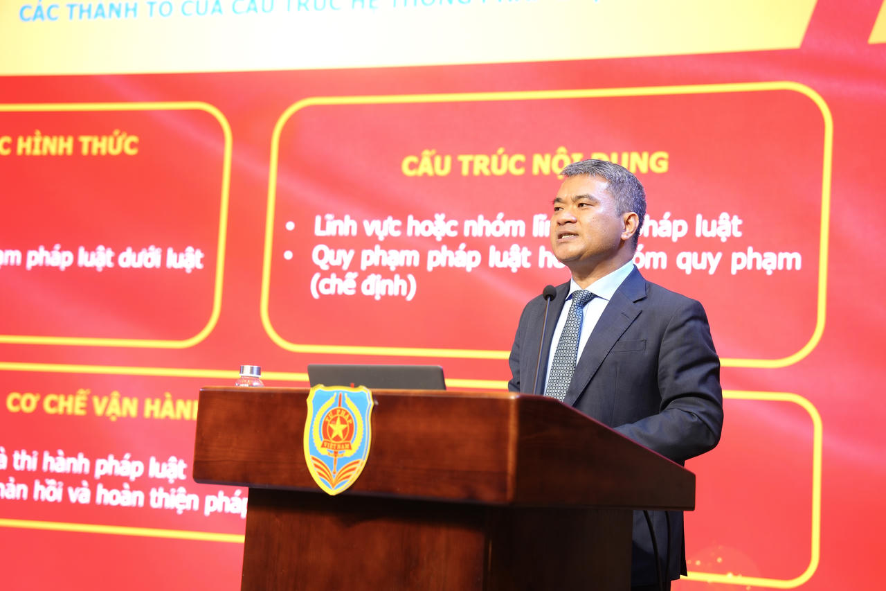 Thứ trưởng Bộ Tư pháp Nguyễn Thanh Tú quán triệt Kết luận số 09-KL/TW của Bộ Chính trị về hoàn thiện cấu trúc hệ thống pháp luật Việt Nam đáp ứng yêu cầu phát triển đất nước trong kỷ nguyên mới.