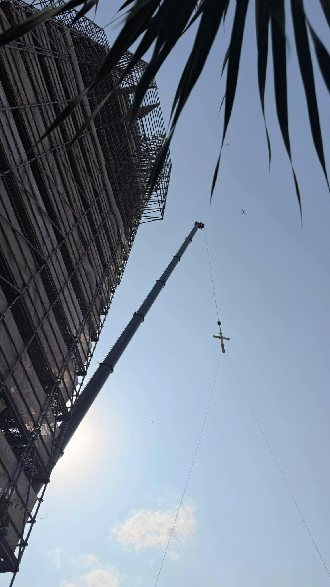 Hạng mục phục chế và lắp đặt thánh giá là một phần quan trọng nằm trong dự án trùng tu tổng thể Nhà thờ Đức Bà.