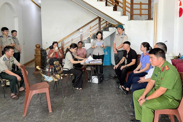 Lấy Chấp hành viên làm trung tâm, các cơ quan Thi hành án dân sự 
tập trung thi hành các vụ án lớn