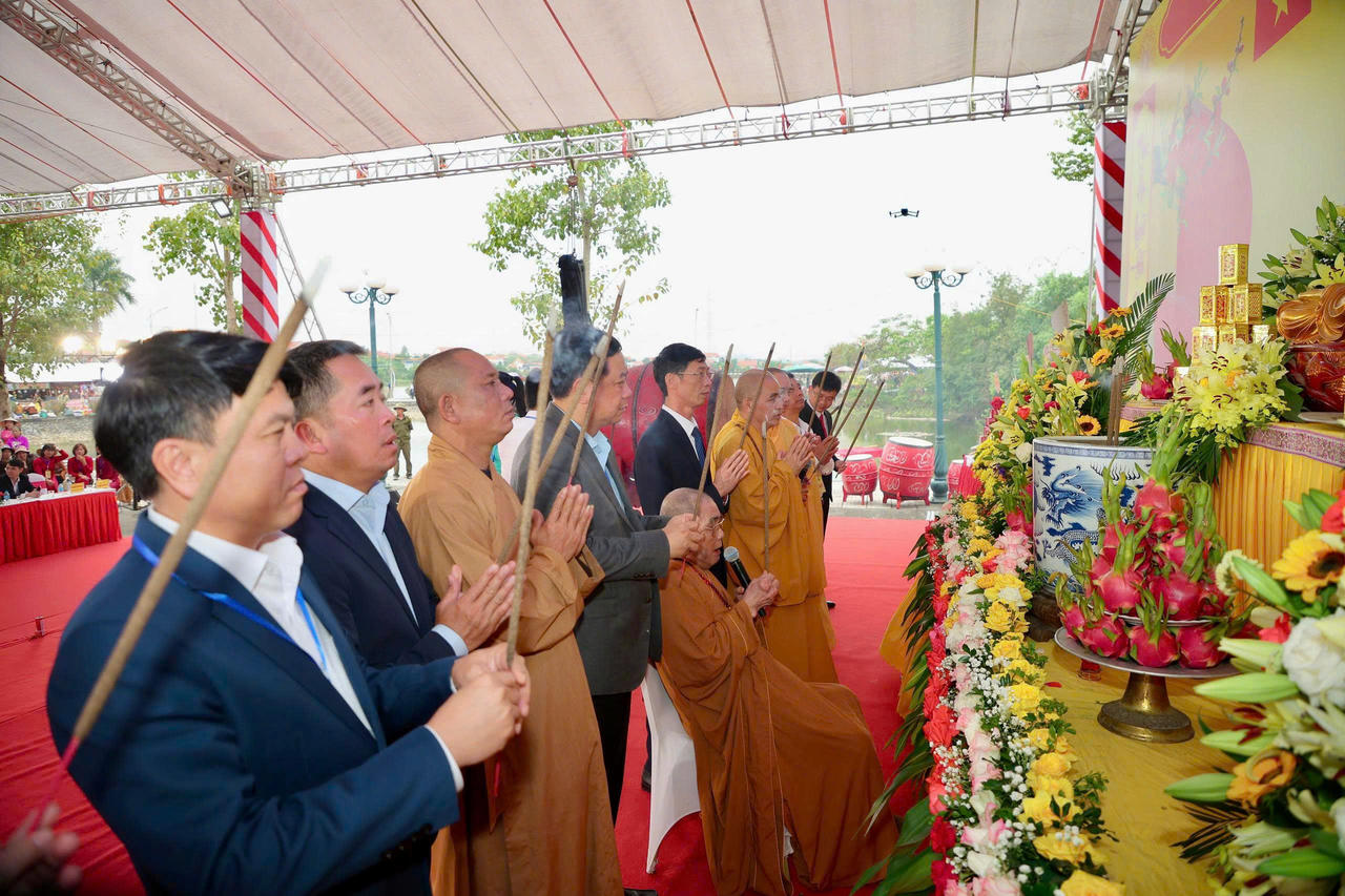 Quảng Ninh: Khai mạc Lễ hội truyền thống chùa Quỳnh Lâm