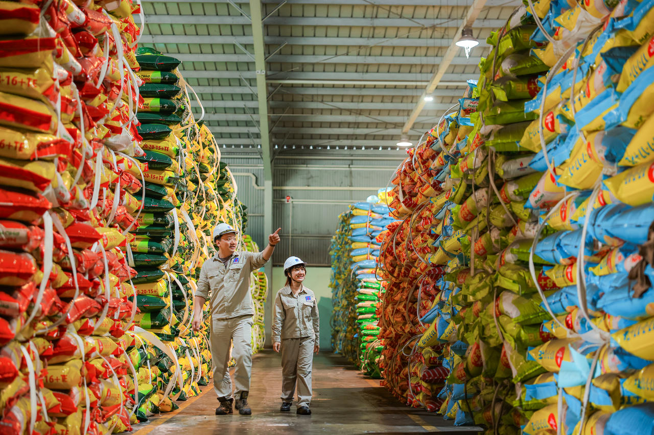 Đạm Phú Mỹ đẩy mạnh sản xuất, đáp ứng nhu cầu trong nước và tận dụng xuất khẩu.