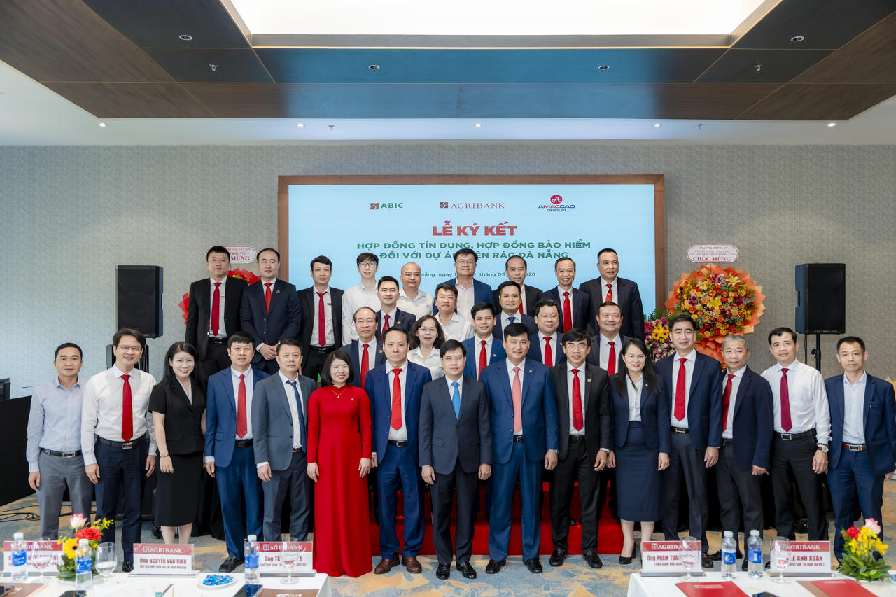 Các đại biểu tham dự Lễ ký kết chụp ảnh lưu niệm