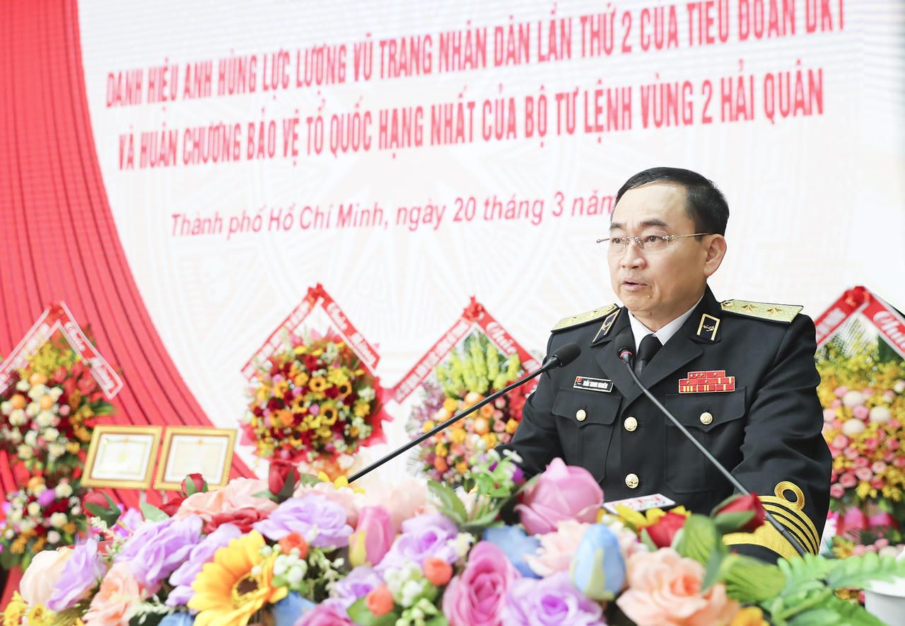 Phó Đô đốc Trần Thanh Nghiêm phát biểu tại buổi lễ.