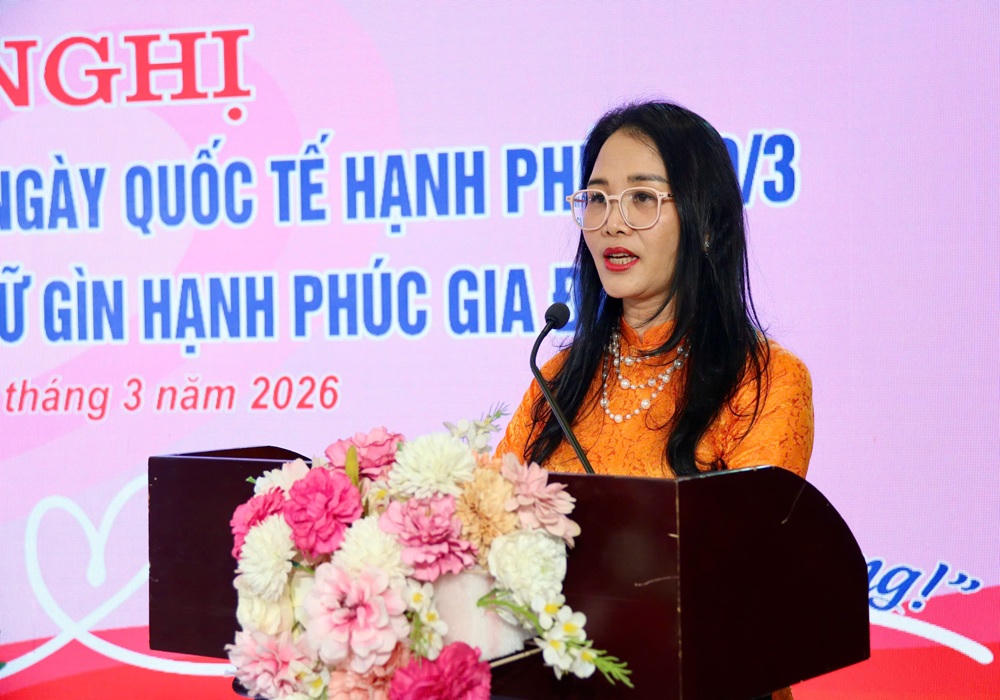 Bà Lê Hải Yến có bài phát biểu về chủ đề gia đình và hạnh phúc.