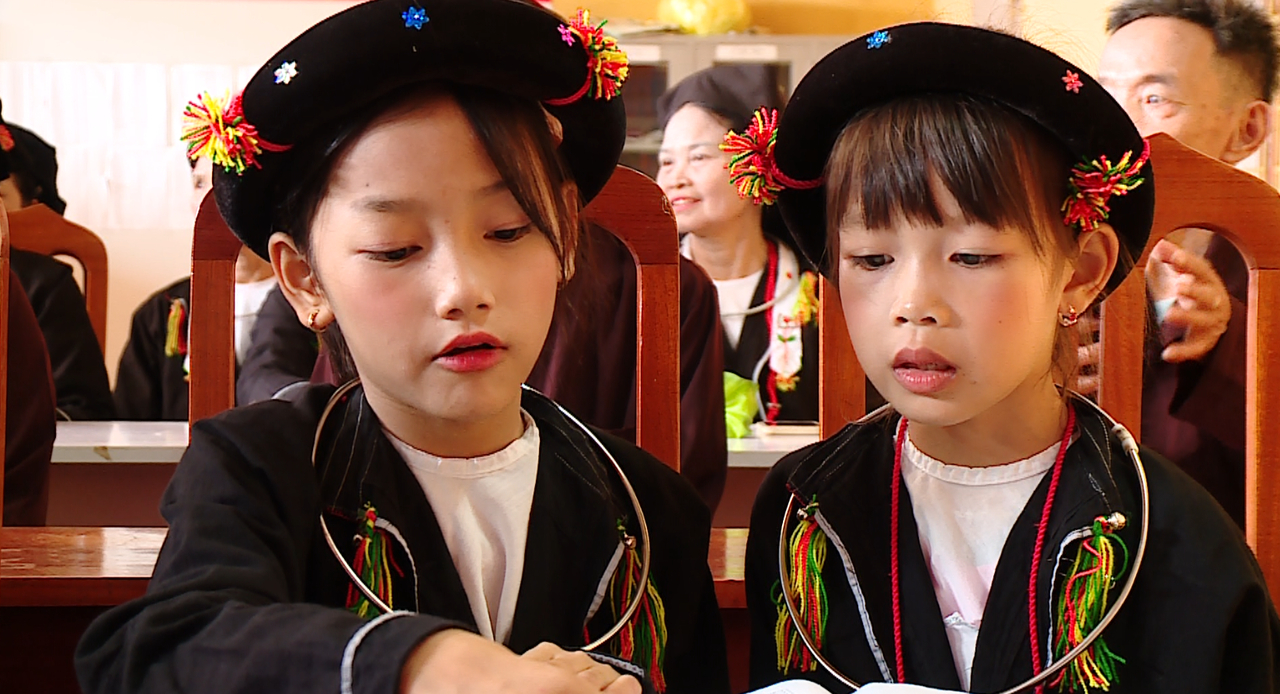 Việc tham gia lớp học là cách để các em góp phần bảo tồn và gìn giữ bản sắc văn hóa Sán Dìu.