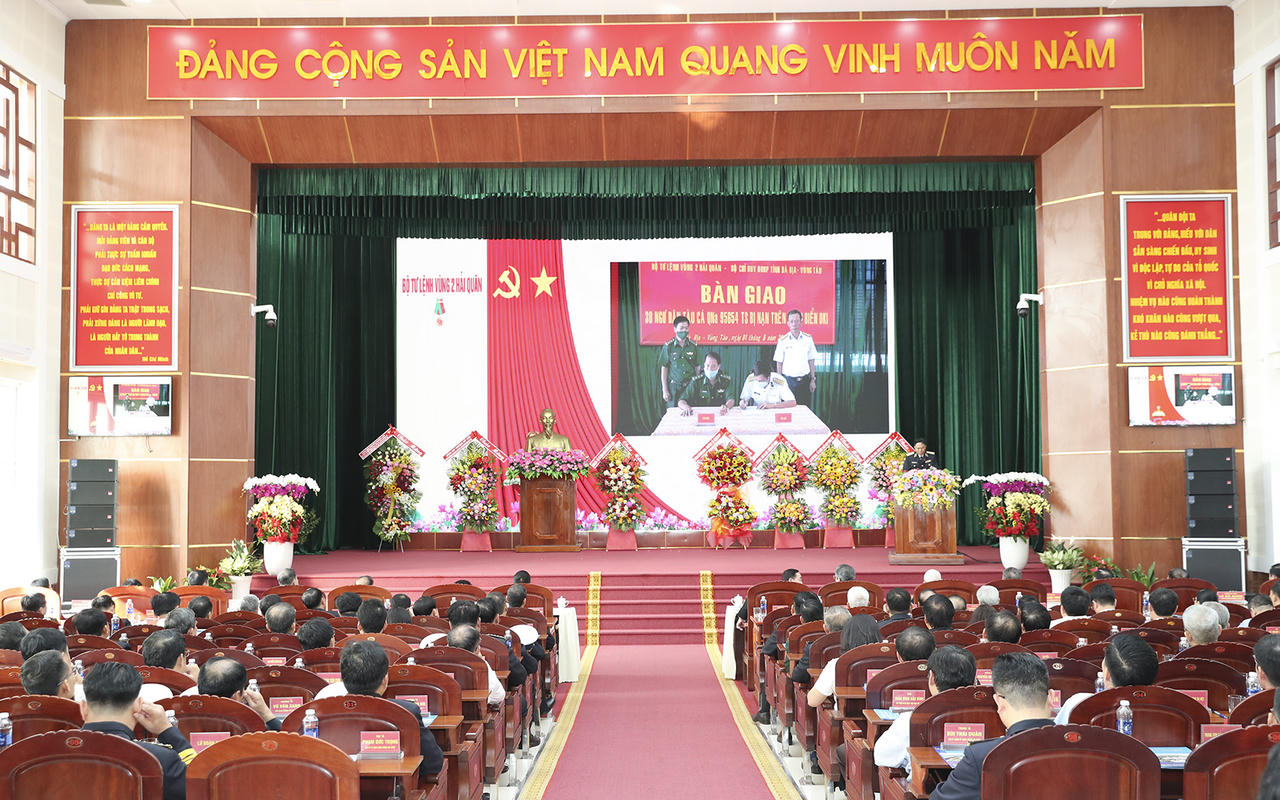 Vùng 2 Hải quân đón nhận danh hiệu Anh hùng Lực lượng vũ trang nhân dân lần thứ 2 của Tiểu đoàn DK1 và Huân chương Bảo vệ Tổ quốc hạng Nhất của Vùng