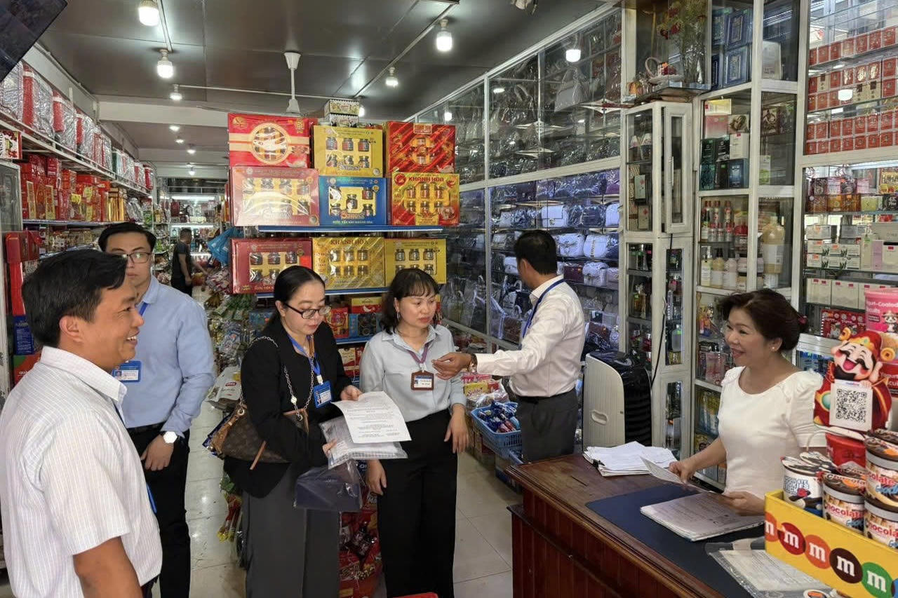 Đồng Nai công bố đường dây nóng tiếp nhận phản ánh buôn lậu, hàng giả
