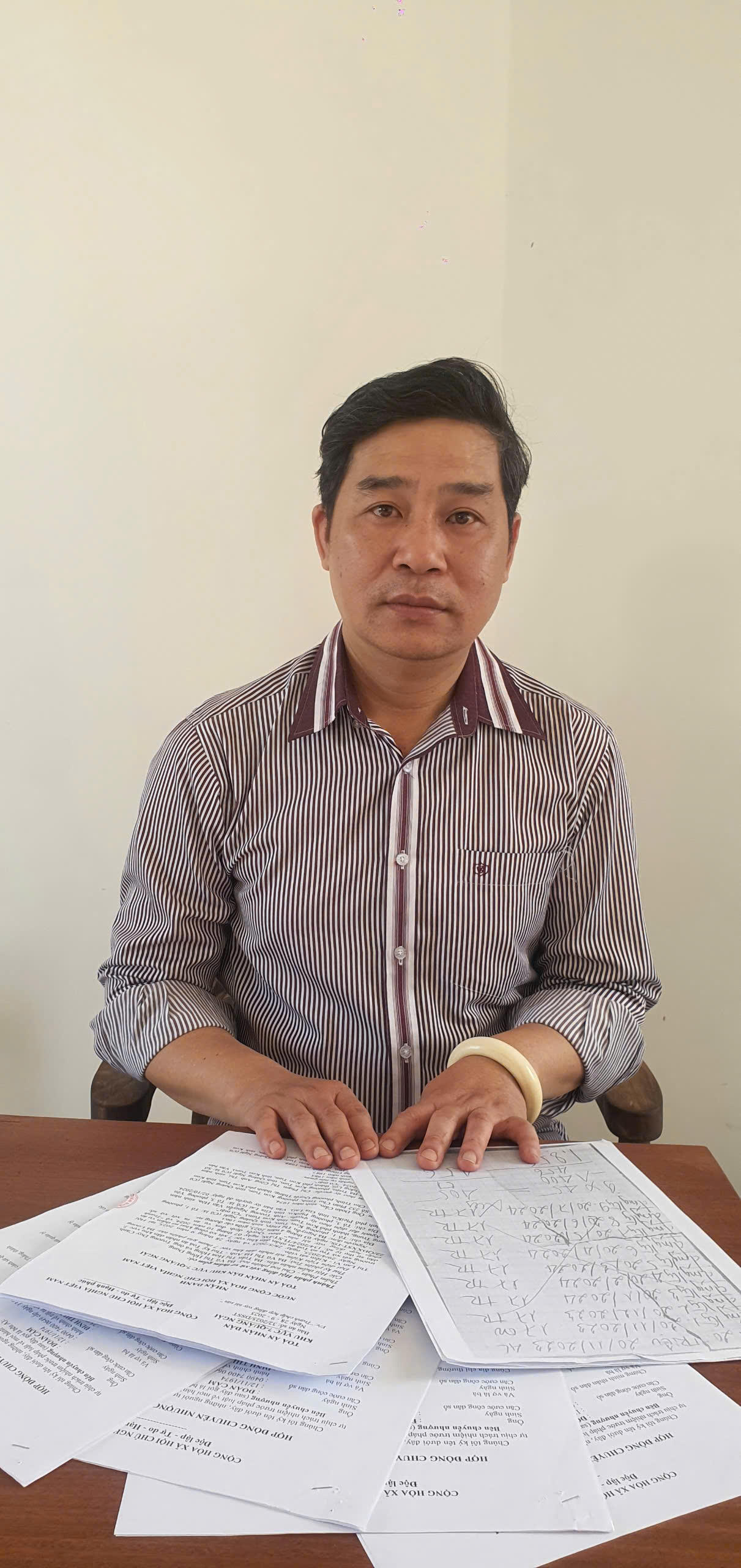 ông Đoàn Cẩm không đồng ý với phán quyết của toà cấp phúc thẩm nên đã đề nghị xem xét theo trình tự giám đốc thẩm đối với bản án.