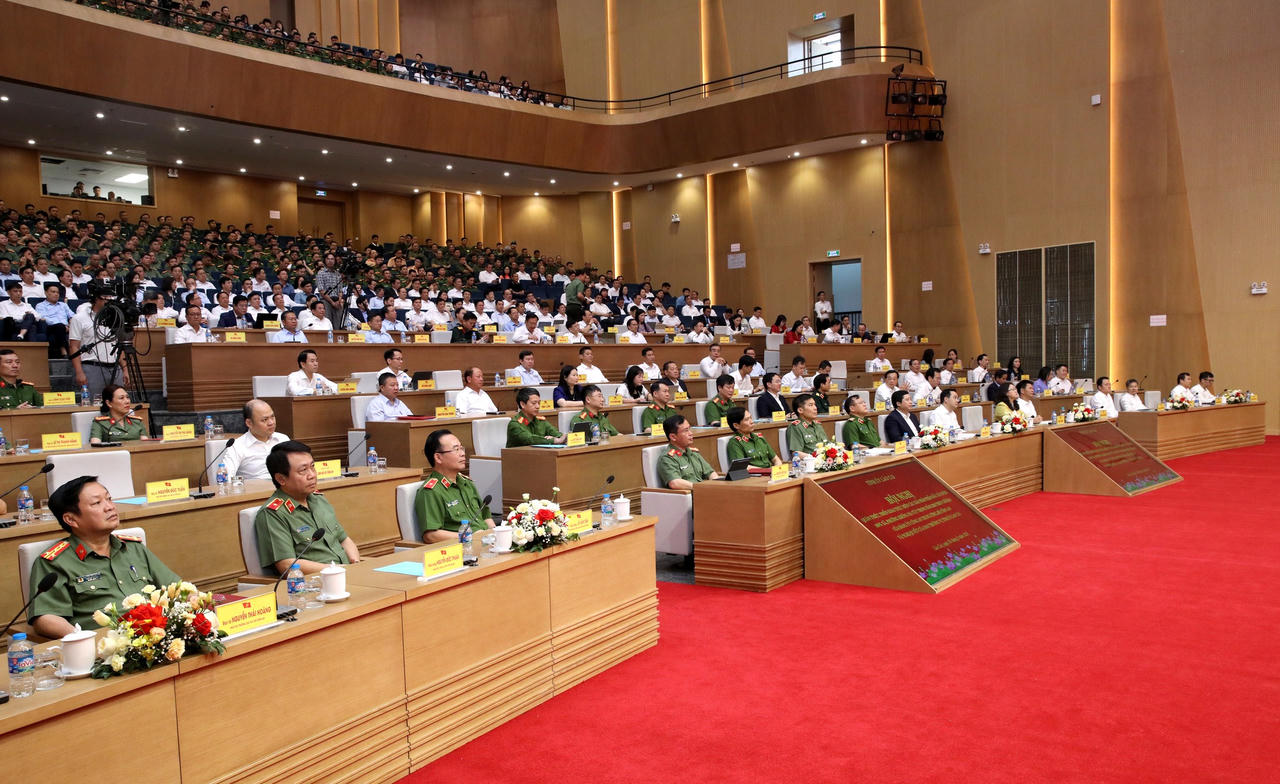 Các đại biểu tham dự hội nghị