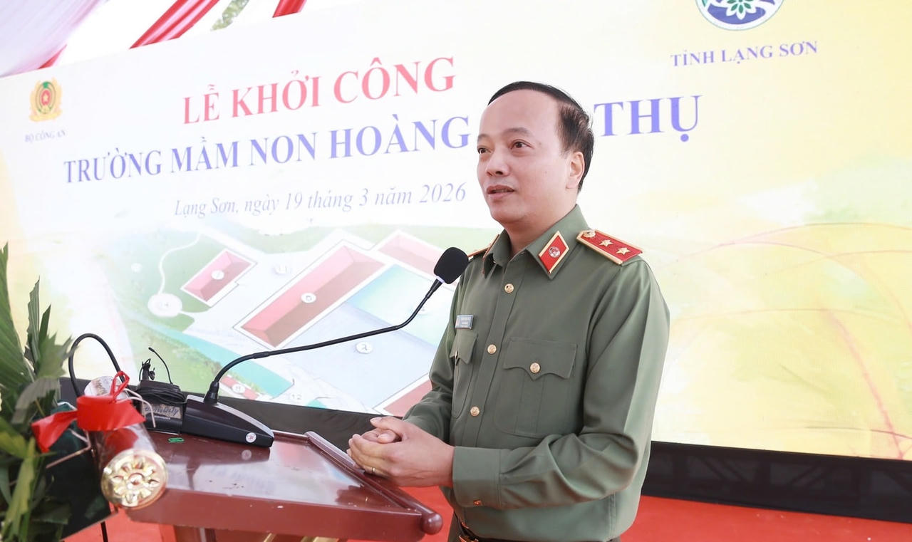 Trung tướng Đặng Hồng Đức - Thứ trưởng Bộ Công an phát biểu tại lễ khởi công (Ảnh: T&T Group).