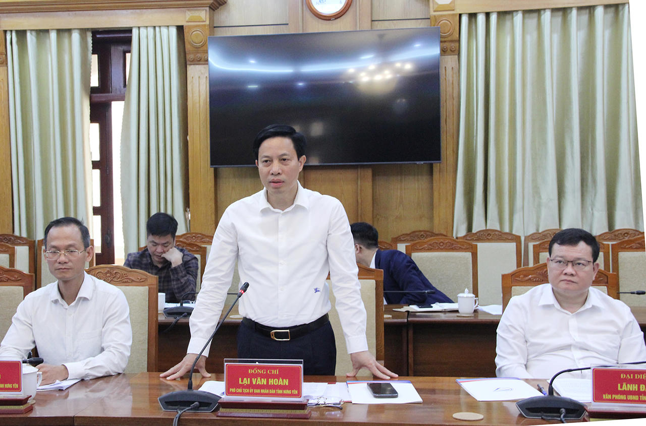 Ông Lại Văn Hoàn - Phó Chủ tịch UBND tỉnh Hưng Yên phát biểu tại buổi làm việc.
