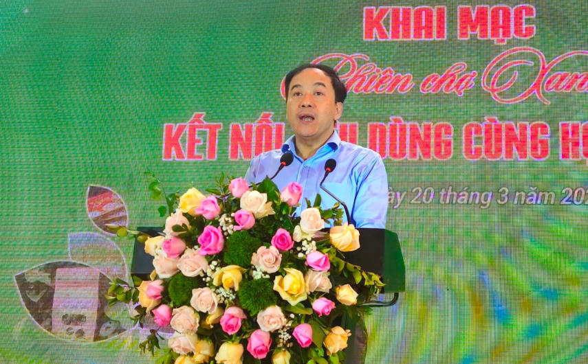 Phó Chủ tịch Liên minh HTX thành phố Hà Nội Nguyễn Tiến Phong phát biểu tại lễ khai mạc.