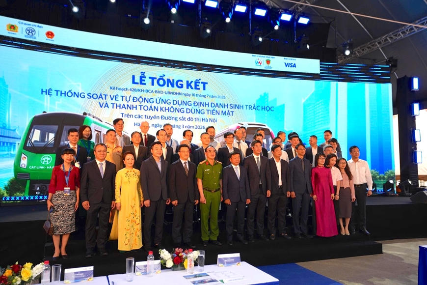 Hơn 5,7 triệu lượt hành khách sử dụng hệ thống soát vé mới của Hà Nội Metro